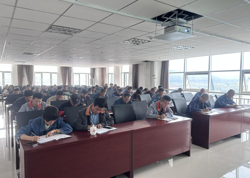 廉當(dāng)&ldquo;鐮&rdquo;可以除雜念   欲為&ldquo;獄&rdquo;勢(shì)必積災(zāi)難 &mdash;&mdash;集團(tuán)紀(jì)委書記為物產(chǎn)工投公司黨員干部、關(guān)鍵人員 授主題教育廉政專題黨課